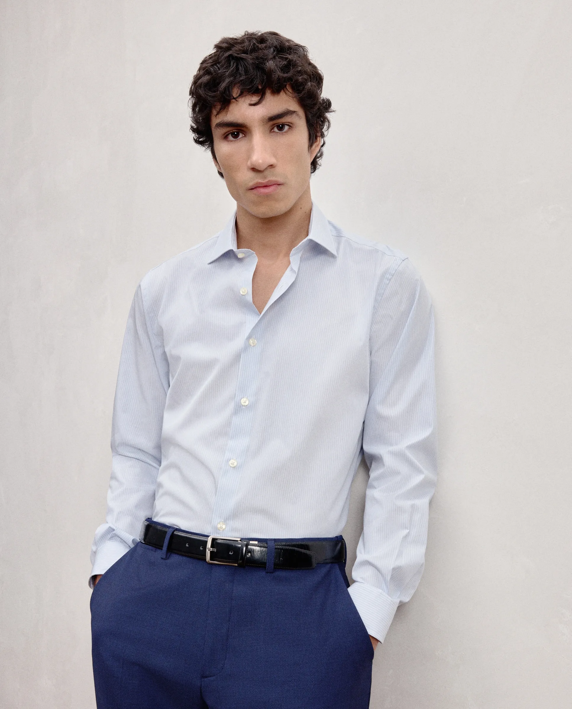 Рубашка мужская белая полоска на синем фоне классический крой Dustin, светло-голубой
Рубашка мужская белая полоска на синем фоне классический крой Dustin, светло-голубой