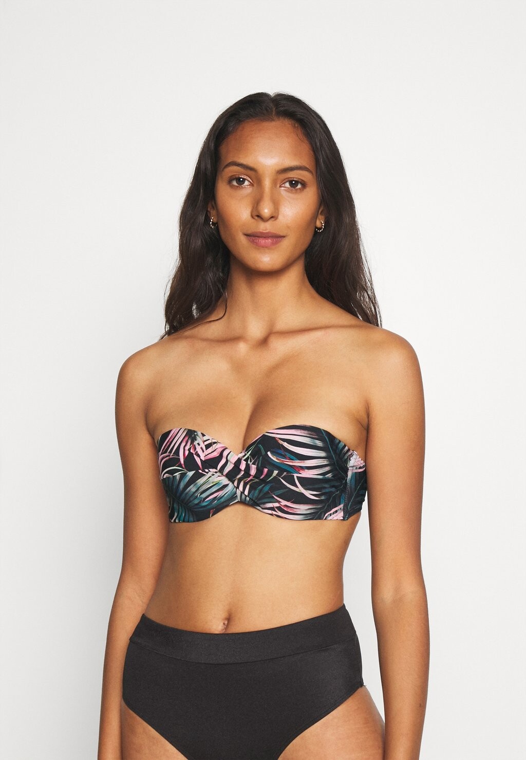 Верх бикини WIRE-BANDEAU LASCANA, черный
Верх бикини WIRE-BANDEAU LASCANA, черный