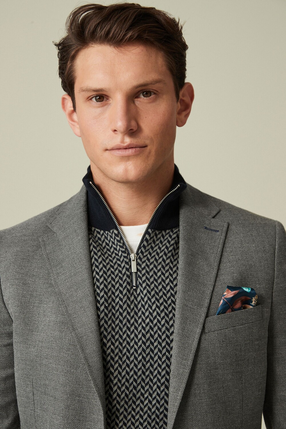 Элегантный фактурный жакет приталенного кроя Next, серый
Элегантный фактурный жакет приталенного кроя Next, серый