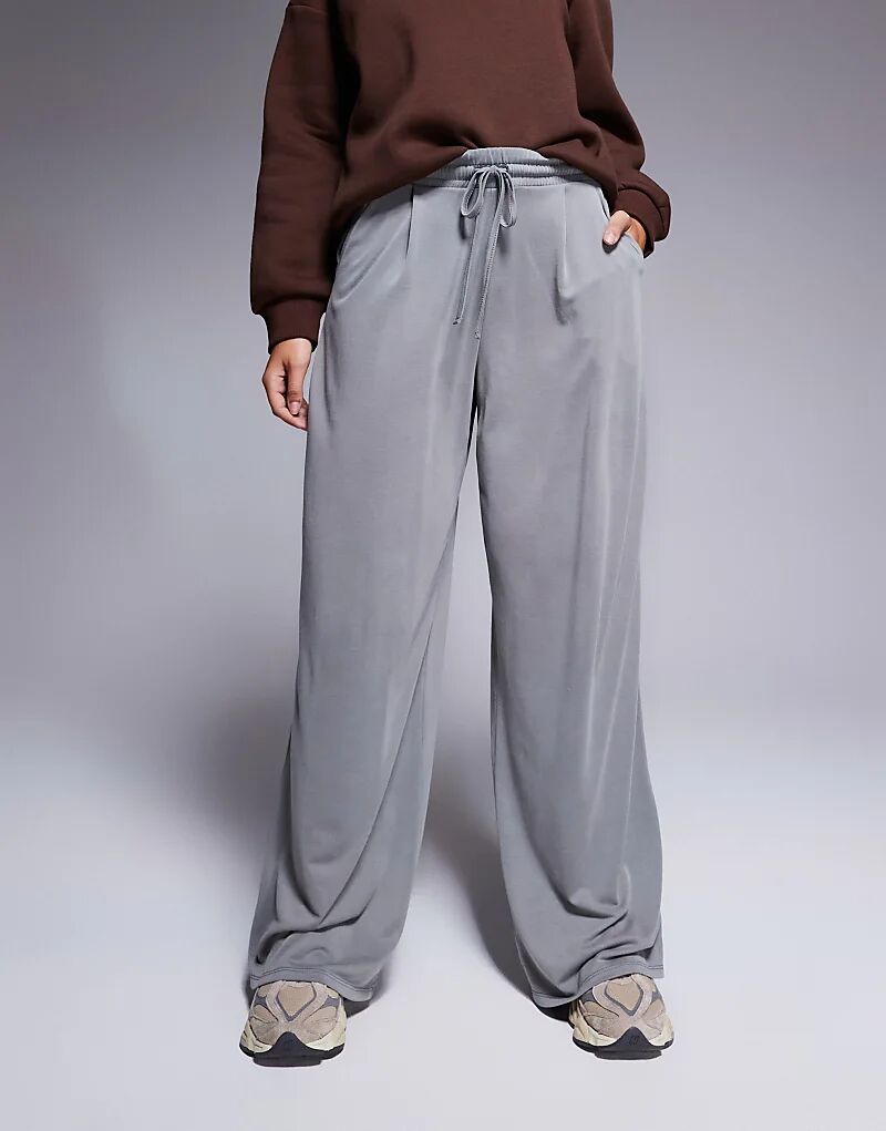 Брюки широкого кроя с мягкой ручкой и поясом на завязке светло-серого цвета ASOS DESIGN
Брюки широкого кроя с мягкой ручкой и поясом на завязке светло-серого цвета ASOS DESIGN