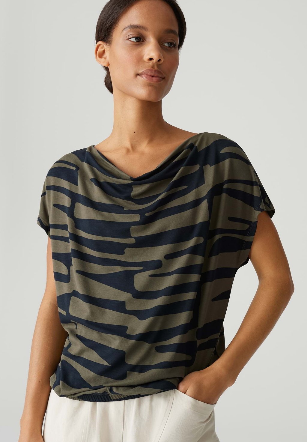 Футболка с принтом LOCKERE PASSFORM OPUS, оливковый
Футболка с принтом LOCKERE PASSFORM OPUS, оливковый