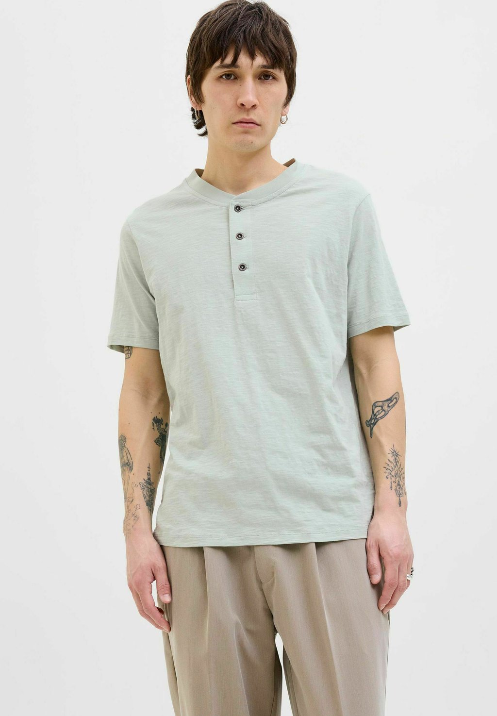 Базовая футболка BLUNIXS HENLEY Jack & Jones PREMIUM, мятный
Базовая футболка BLUNIXS HENLEY Jack & Jones PREMIUM, мятный