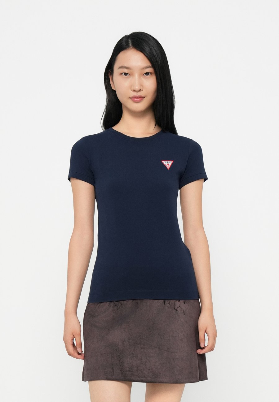 Футболка Guess MINI TRIANGLE TEE, Suiting Blue/Blue
Футболка Guess MINI TRIANGLE TEE, Suiting Blue/Blue