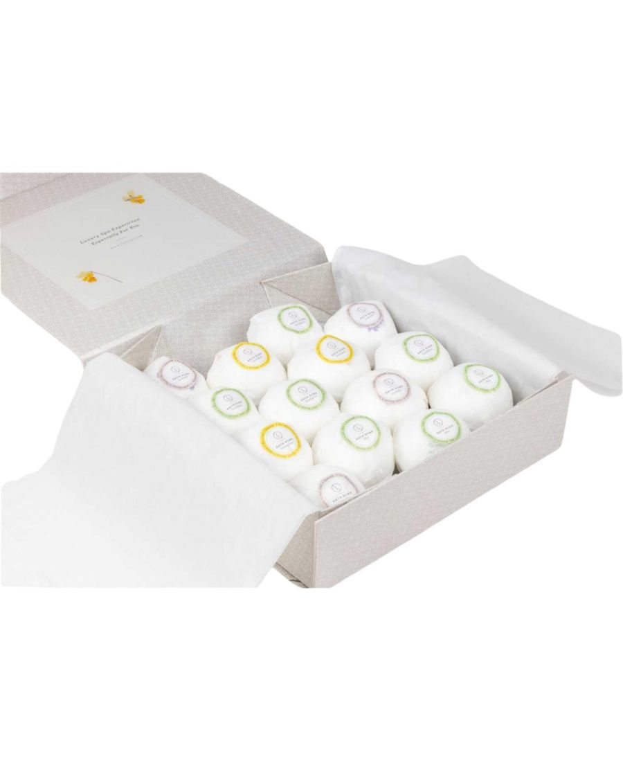 Набор натуральных бомбочек для ванны, 14 штук Lizush, белый
Набор натуральных бомбочек для ванны, 14 штук Lizush, белый