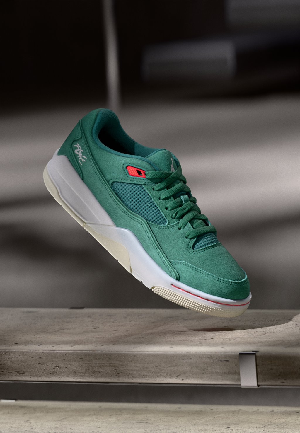 Кроссовки JORDAN FLIGHT COURT, зеленый
Кроссовки JORDAN FLIGHT COURT, зеленый