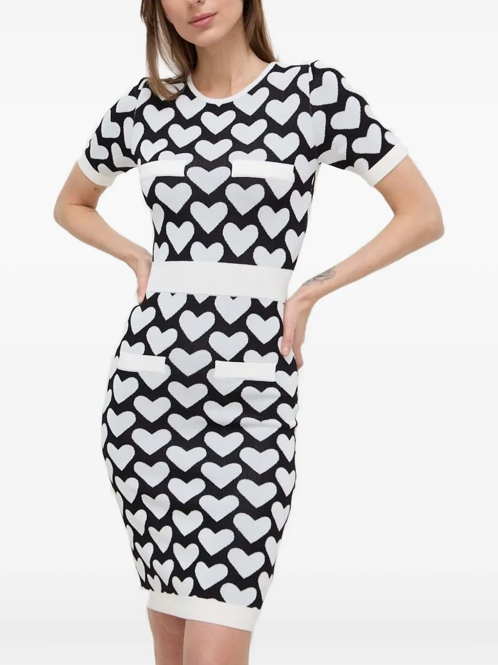 Платье с короткими рукавами и принтом Silvian Heach, черный
Платье с короткими рукавами и принтом Silvian Heach, черный