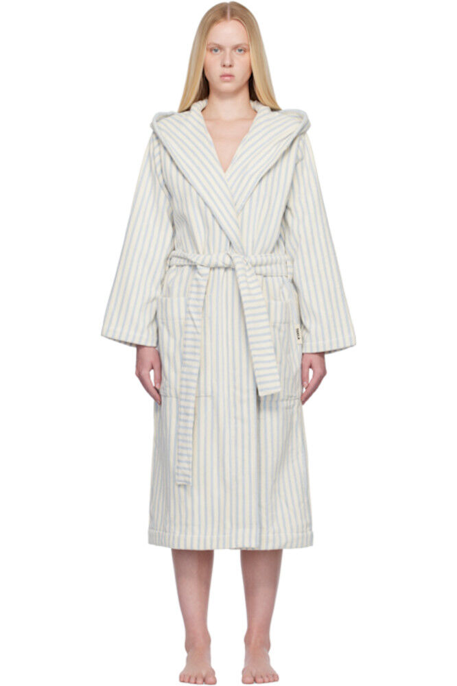Махровый халат с капюшоном цвета «Off-White & Blue» Tekla
Махровый халат с капюшоном цвета «Off-White & Blue» Tekla