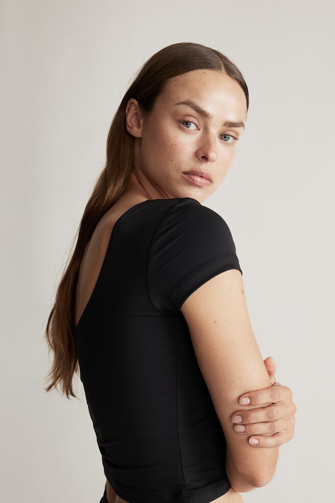 Спортивная рубашка из софтмува H&M, черный
Спортивная рубашка из софтмува H&M, черный