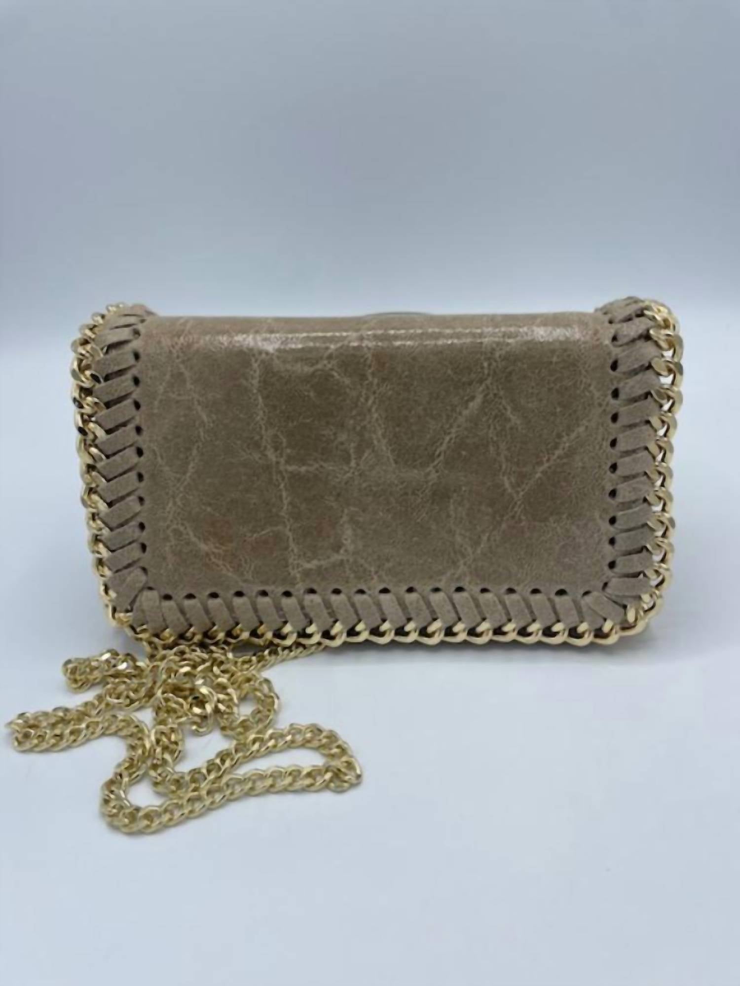 Клатч Eliza в бежевом цвете German Fuentes
Клатч Eliza в бежевом цвете German Fuentes