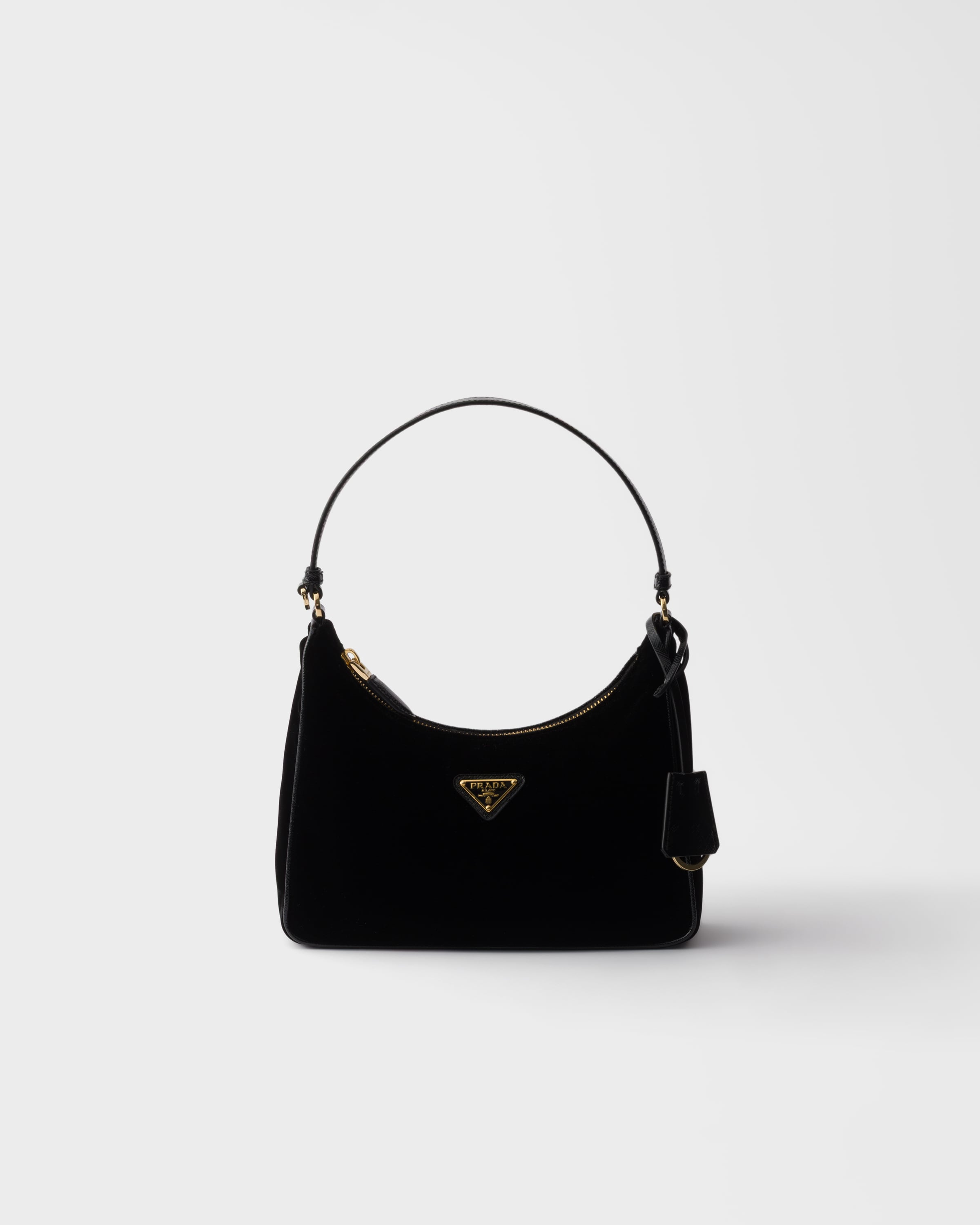 Мини-сумка Prada Re-Edition 2005 из бархата и сафьяновой кожи Prada, черный
Мини-сумка Prada Re-Edition 2005 из бархата и сафьяновой кожи Prada, черный