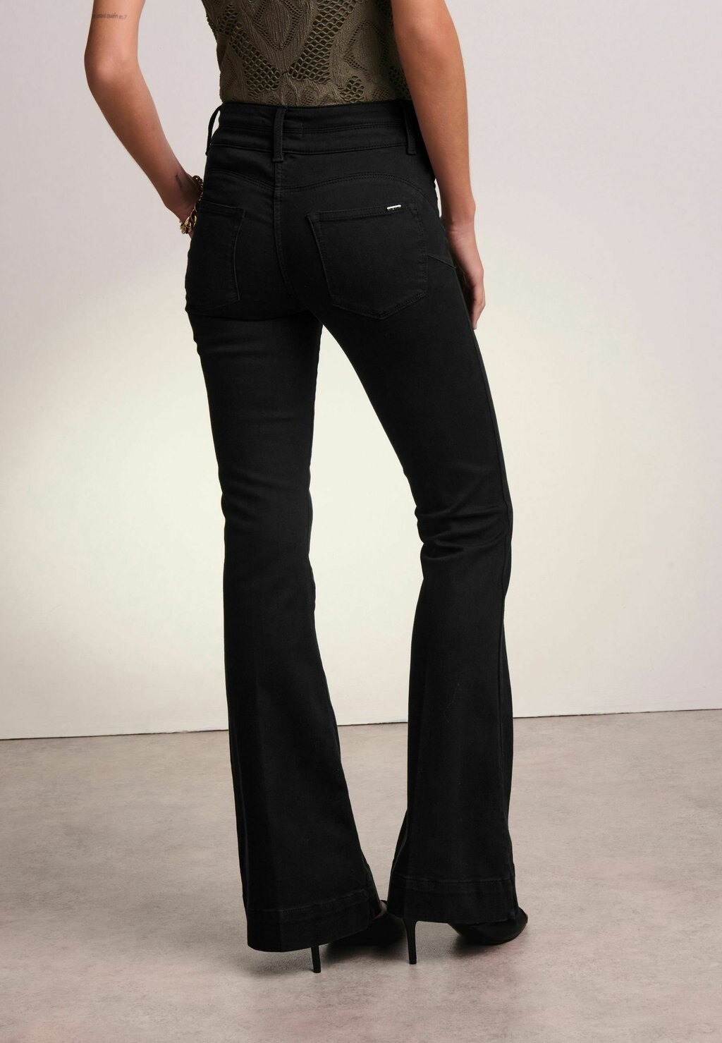 Джинсы Bootcut PETITE Next, черный
Джинсы Bootcut PETITE Next, черный