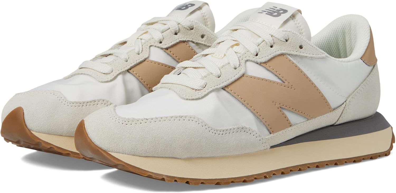 Мужские кроссовки для бега по шоссе New Balance 237 V1 Classic, Beige/Turtledove/Incense
Мужские кроссовки для бега по шоссе New Balance 237 V1 Classic, Beige/Turtledove/Incense