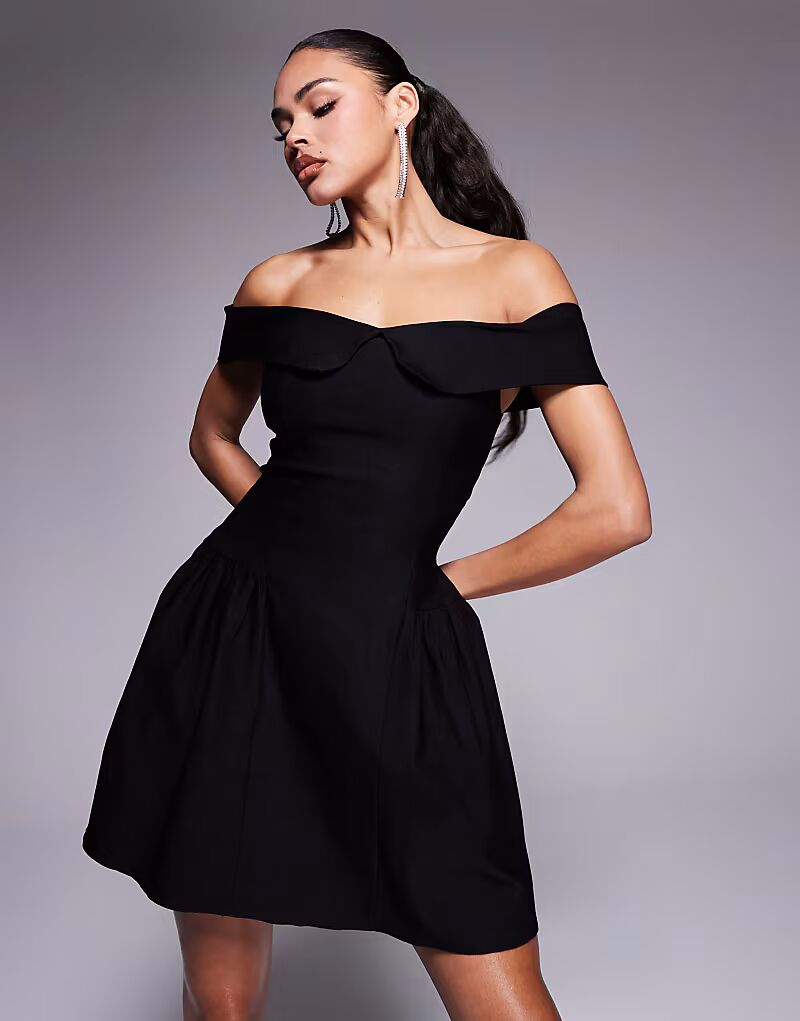 Платье-мини с отложным воротником bengaline черного цвета Vesper
Платье-мини с отложным воротником bengaline черного цвета Vesper