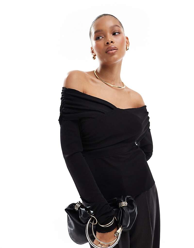 Pieces – черный топ с длинными рукавами и открытыми плечами и запахом
Pieces – черный топ с длинными рукавами и открытыми плечами и запахом