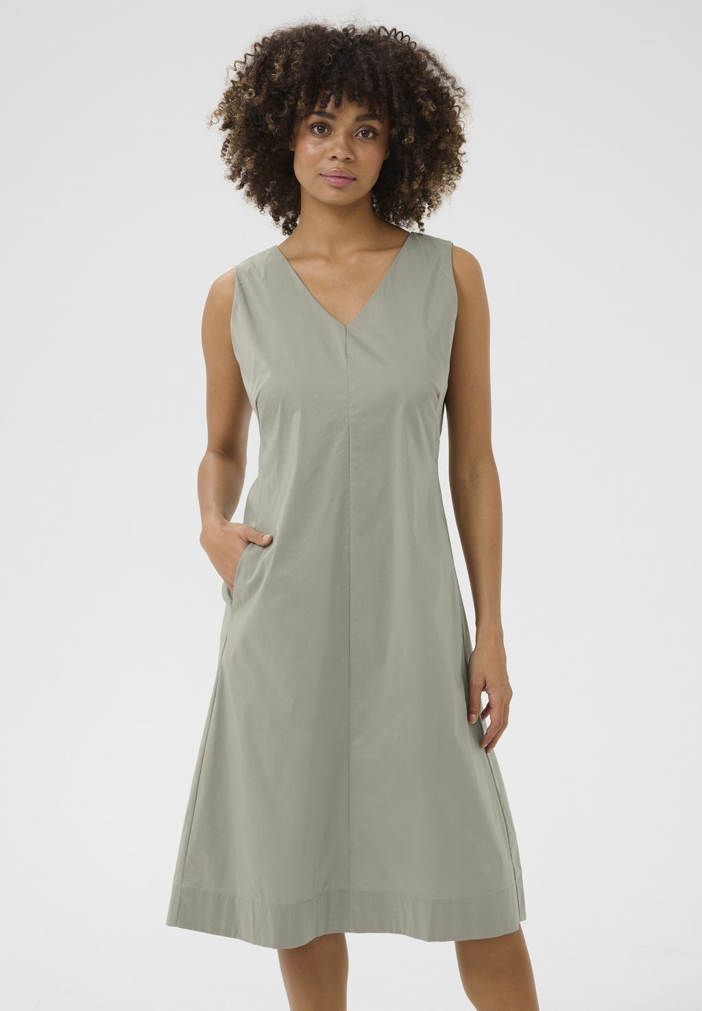 Повседневное платье CUNOVI ANTOINETT SLEEVELESS Culture, светло-зеленый
Повседневное платье CUNOVI ANTOINETT SLEEVELESS Culture, светло-зеленый