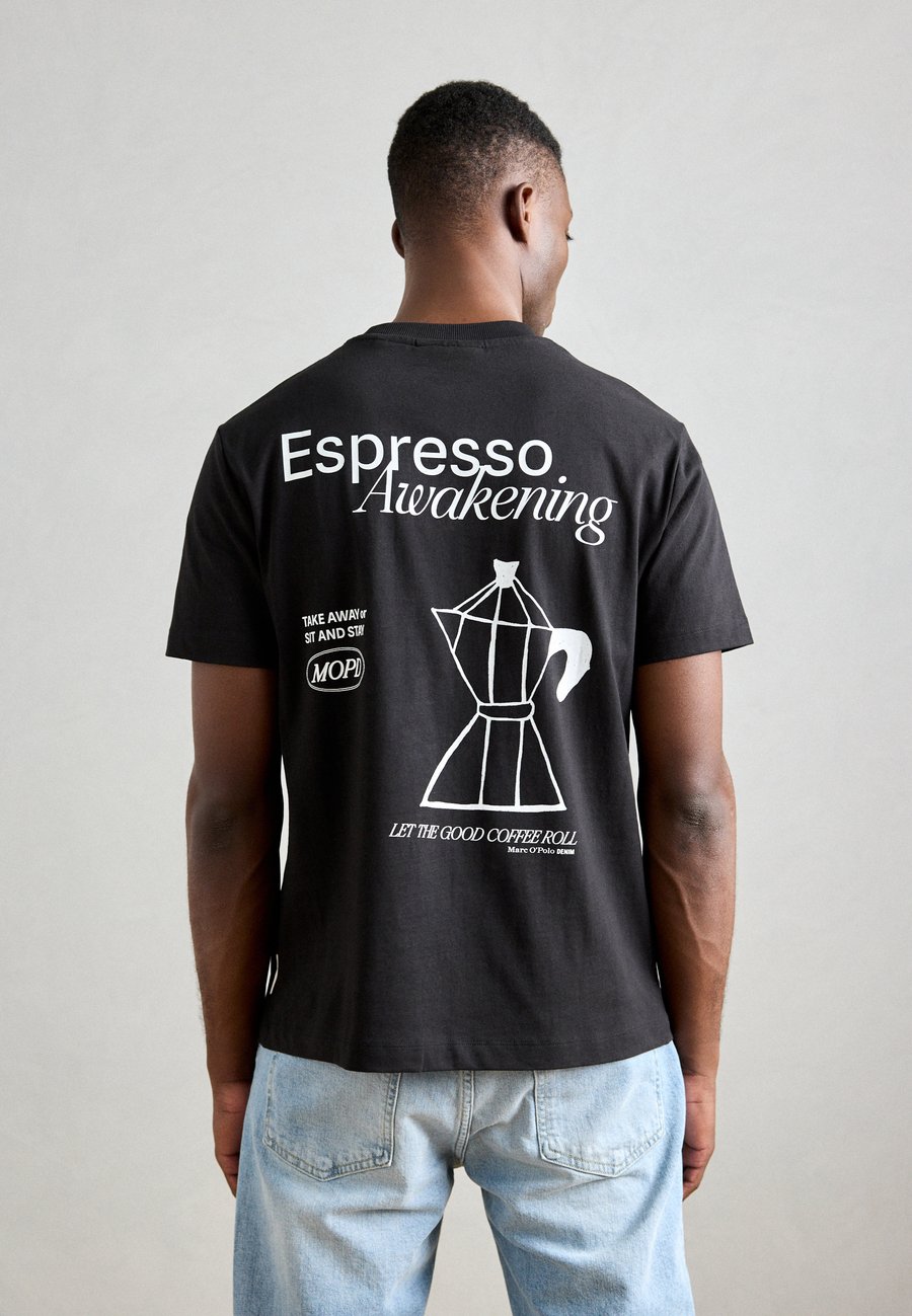 Футболка Marc O'Polo DENIM CREWNECK WITH BACKPRINT, Black
Футболка Marc O'Polo DENIM CREWNECK WITH BACKPRINT, Black