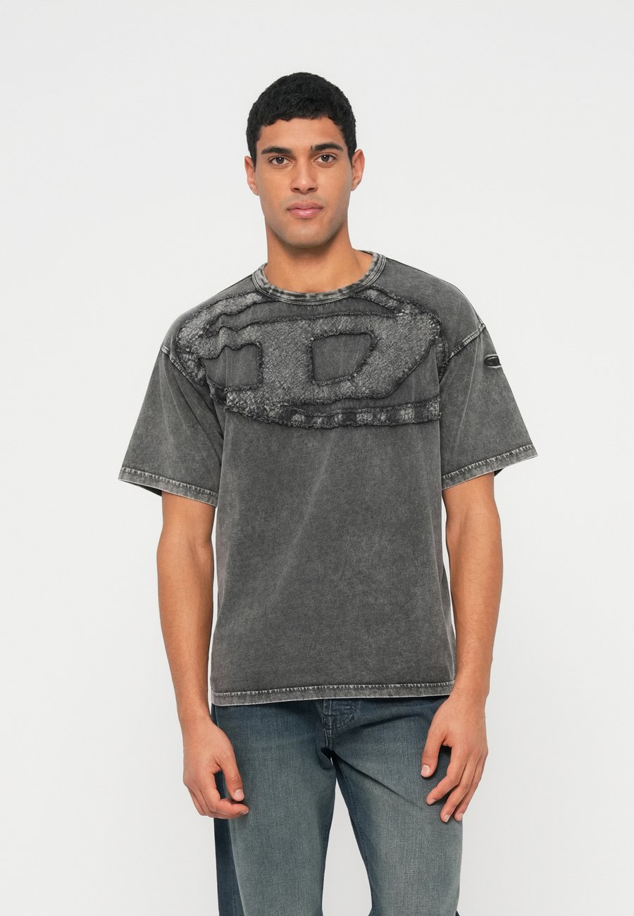 Футболка Diesel Print T-shirt, Black, Черный, Футболка Diesel Print T-shirt, Black
Футболка Diesel Print T-shirt, Black, Черный, Футболка Diesel Print T-shirt, Black