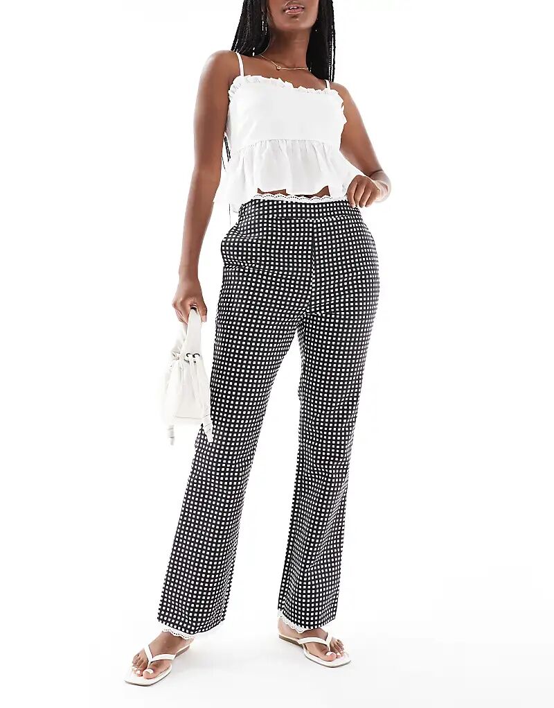 Укороченные прямые брюки WeWoreWhat в черную клетку
Укороченные прямые брюки WeWoreWhat в черную клетку