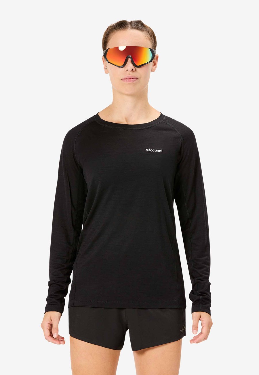 Топ NNormal LONG SLEEVE, Schwarz/Black
Топ NNormal LONG SLEEVE, Schwarz/Black