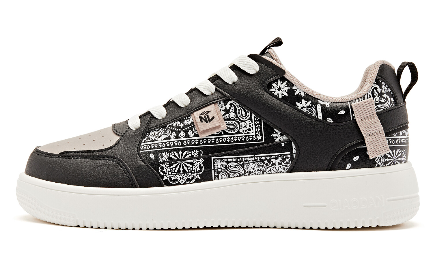 Кроссовки QIAODAN Skateboarding Shoes Men Low-top Black Smoke Color, черный
Кроссовки QIAODAN Skateboarding Shoes Men Low-top Black Smoke Color, черный