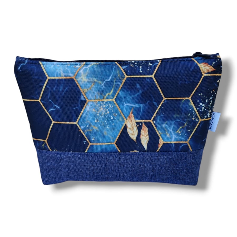 Женская косметичка, сумка-органайзер, чехол, сумка-мешок, шестиугольники Uszyciuch
Женская косметичка, сумка-органайзер, чехол, сумка-мешок, шестиугольники Uszyciuch