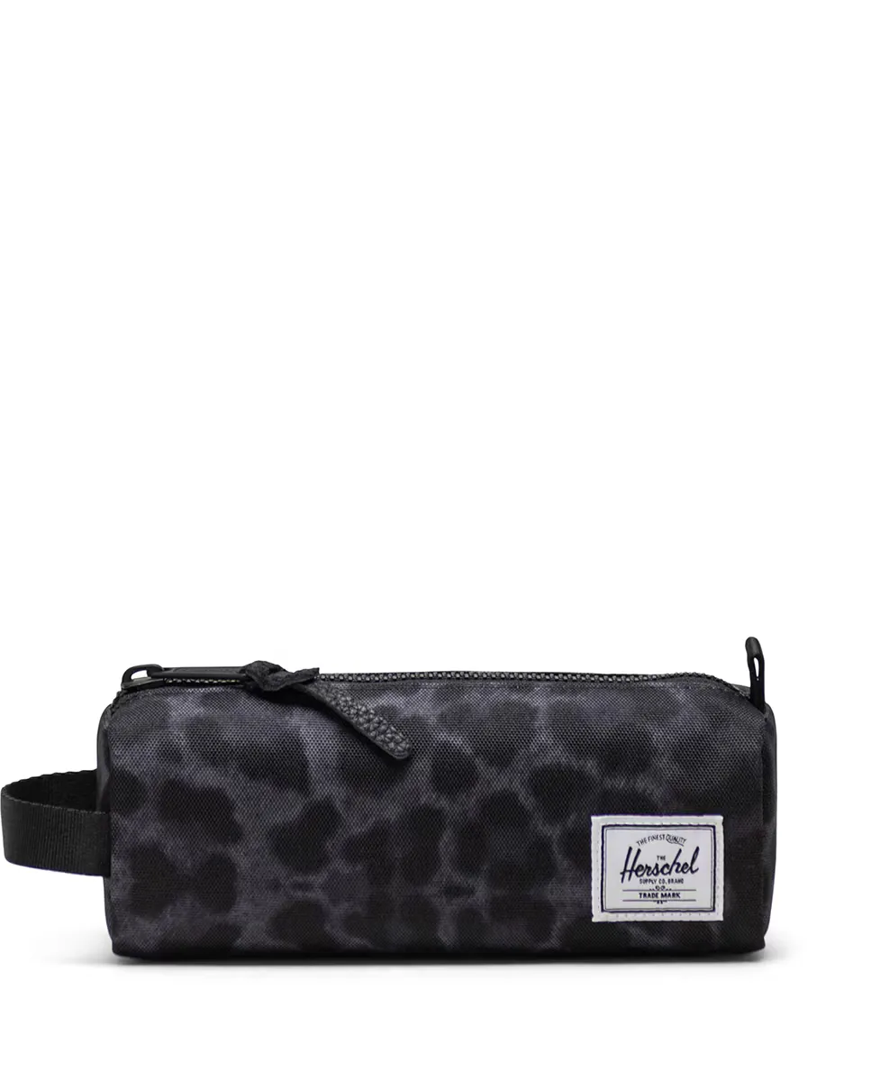 Женский экологичный чехол в темно-сером анималистичном принте Herschel, темно-серый
Женский экологичный чехол в темно-сером анималистичном принте Herschel, темно-серый