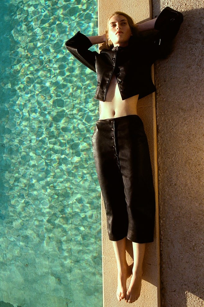 Юбка-Карандаш с покрытием H&M, черный
Юбка-Карандаш с покрытием H&M, черный