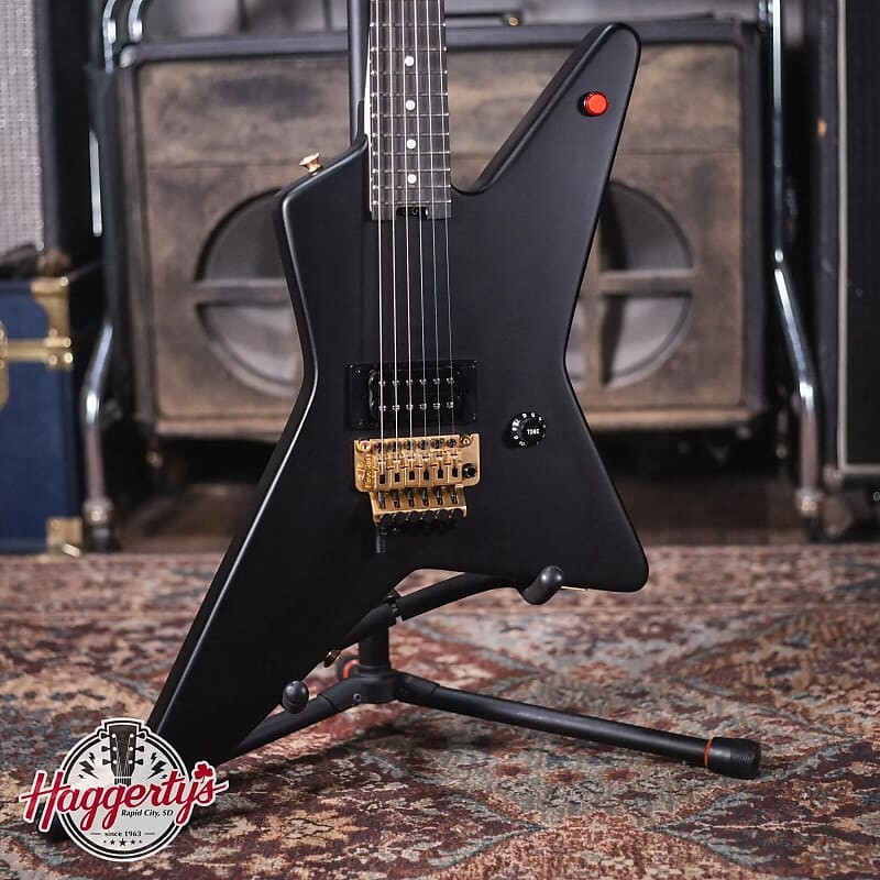 Электрогитара EVH Limited Edition Star, Ebony Fingerboard - Stealth Black with Gold Hardware and Star/Shark Economy Gig Bag
Электрогитара EVH Limited Edition Star, Ebony Fingerboard - Stealth Black with Gold Hardware and Star/Shark Economy Gig Bag