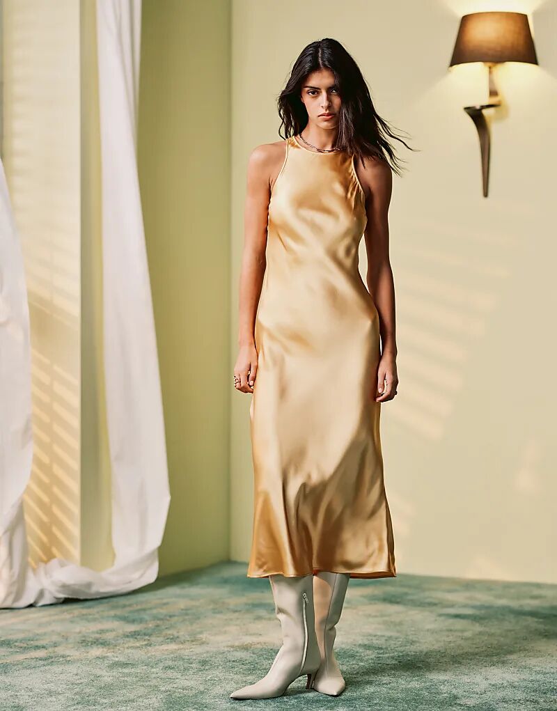 Атласное платье-миди с косым кроем желтого цвета & Other Stories
Атласное платье-миди с косым кроем желтого цвета & Other Stories