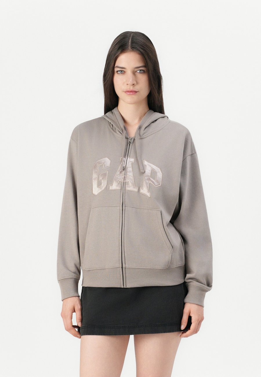 Толстовка GAP HERITAGE, Medium Cool Brown/Brown
Толстовка GAP HERITAGE, Medium Cool Brown/Brown