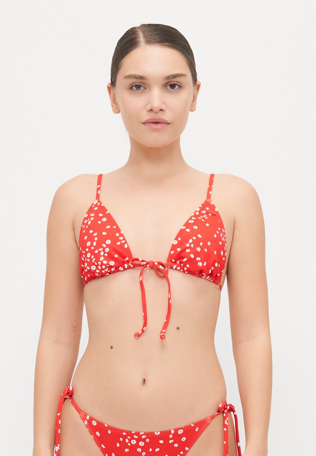 Верх бикини BEACH CLASSICS STRAPPY Roxy, красный
Верх бикини BEACH CLASSICS STRAPPY Roxy, красный