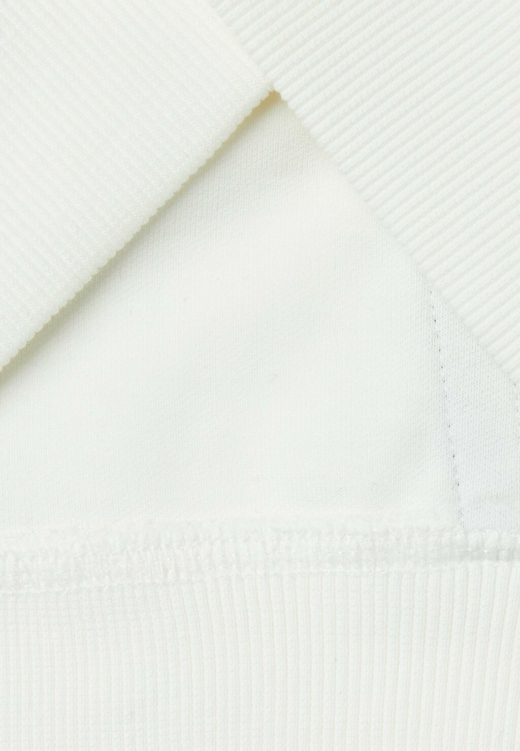 Толстовка с капюшоном INTERLOCK WITH SLIT POCKETS AND AT FRONT TAPE APPLIQUÉ AT BACK CUFFS AND HEM United Colors of Benetton, белый
Толстовка с капюшоном INTERLOCK WITH SLIT POCKETS AND AT FRONT TAPE APPLIQUÉ AT BACK CUFFS AND HEM United Colors of Benetton, белый