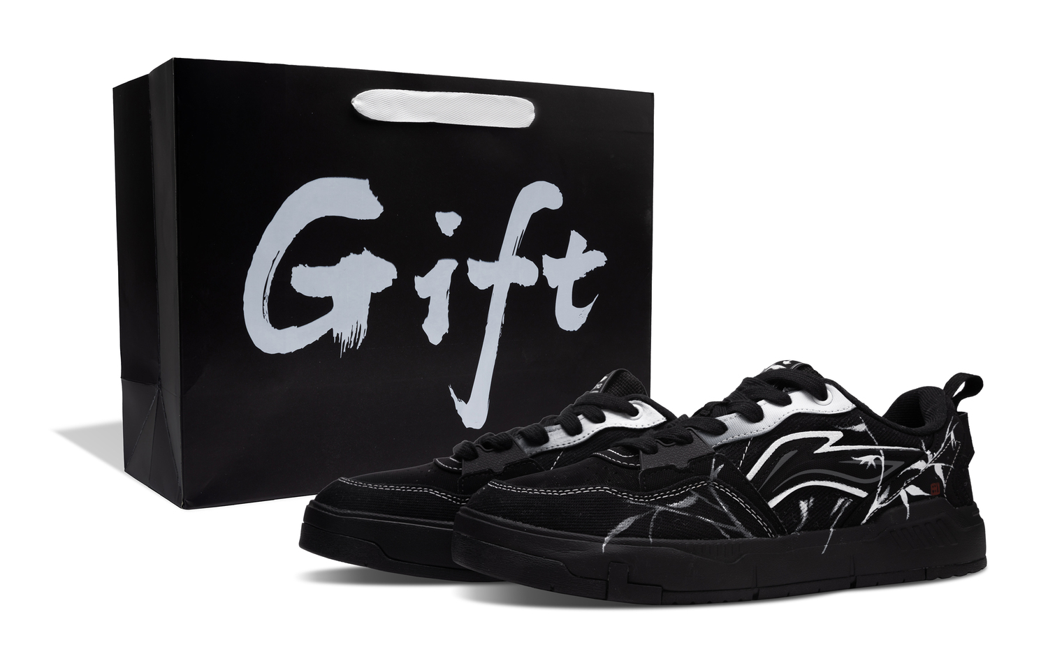 LINING Лининг Юань Чу противоскользящие амортизирующие дышащие низкие скейтерские кроссовки мужские черные - ПОДАРОЧНАЯ упаковка, цвет GIFT Shopping Bag
LINING Лининг Юань Чу противоскользящие амортизирующие дышащие низкие скейтерские кроссовки мужские черные - ПОДАРОЧНАЯ упаковка, цвет GIFT Shopping Bag