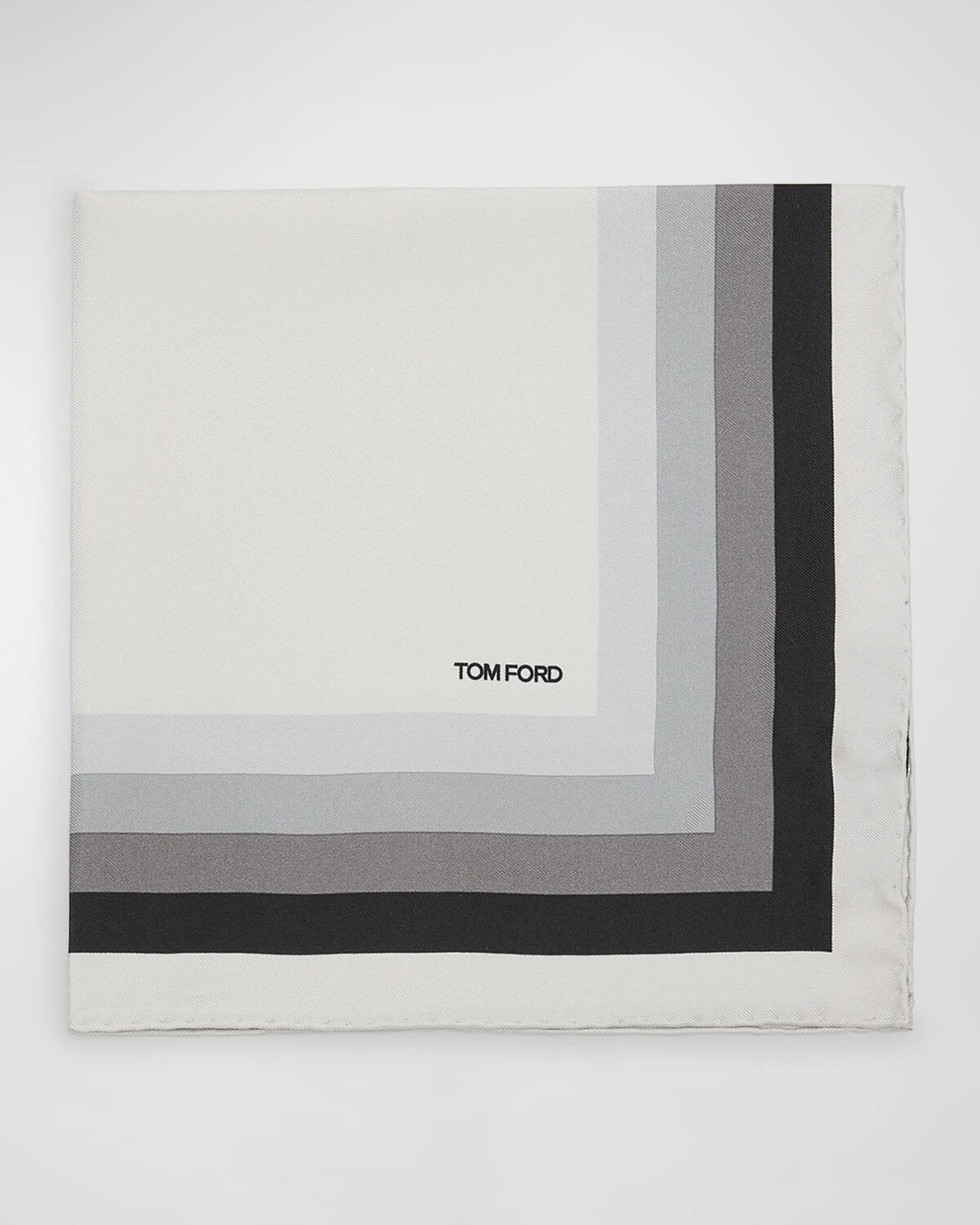 Мужской шелковый нагрудный платок с концентрической оправой Tom Ford, цвет Black Multicolor
Мужской шелковый нагрудный платок с концентрической оправой Tom Ford, цвет Black Multicolor