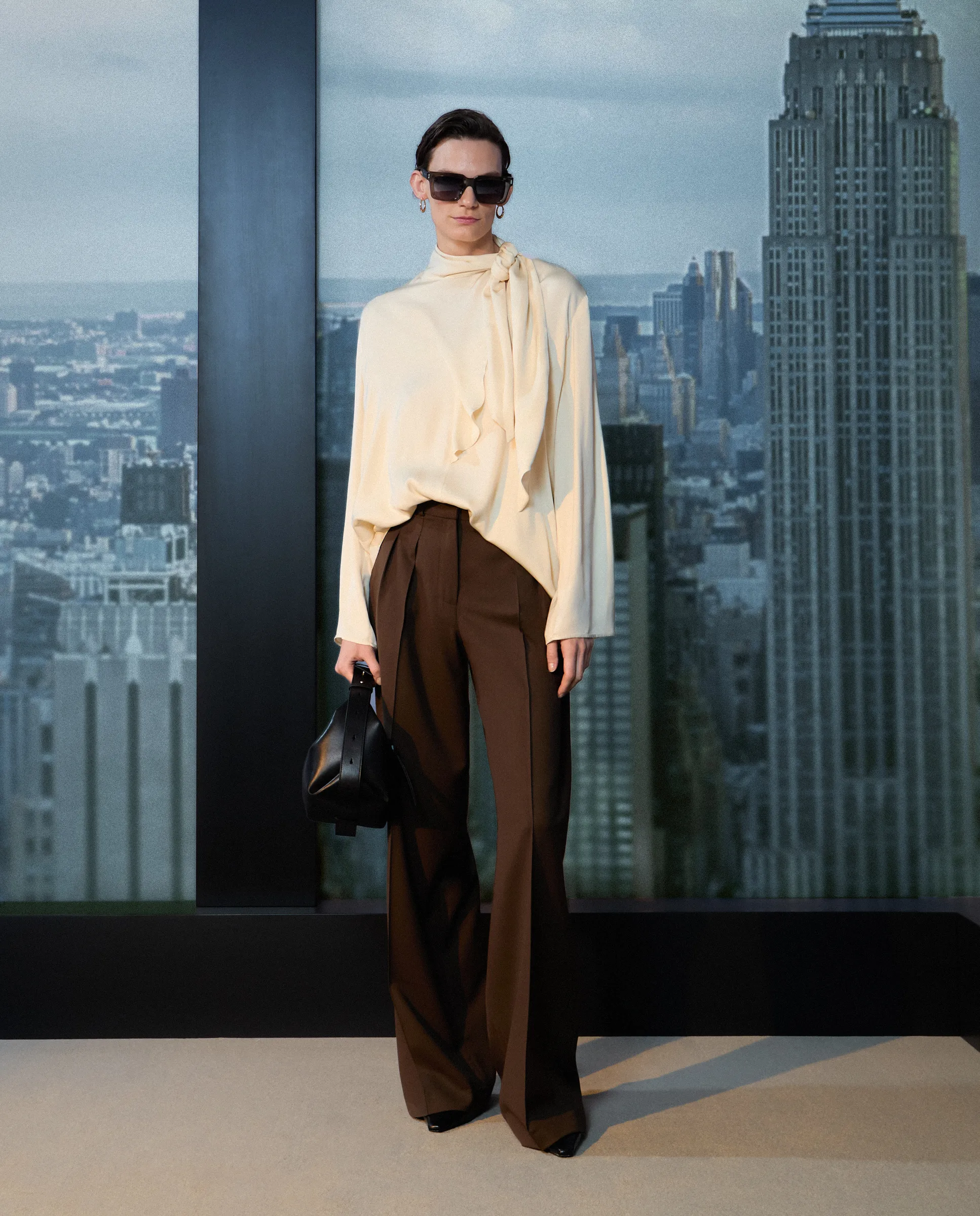 Женская блузка с завязывающимся воротником Woman Limited El Corte Inglés, белый
Женская блузка с завязывающимся воротником Woman Limited El Corte Inglés, белый