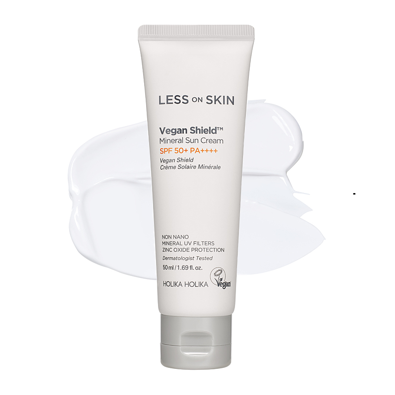 Защитный солнцезащитный крем для лица с SPF50+ less on skin vegan shield mineral sun cream spf50+ Holika Holika, 50 мл
Защитный солнцезащитный крем для лица с SPF50+ less on skin vegan shield mineral sun cream spf50+ Holika Holika, 50 мл