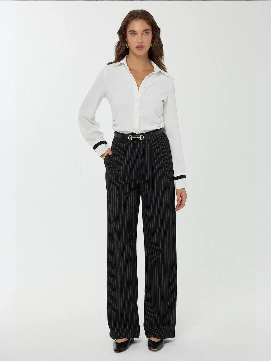 Обычные брюки со складками спереди Hiccup, черный
Обычные брюки со складками спереди Hiccup, черный