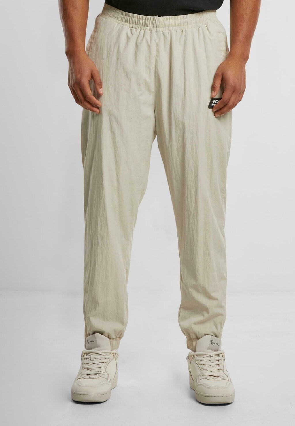 Спортивные брюки PATCH ESSENTIAL Karl Kani, песочный
Спортивные брюки PATCH ESSENTIAL Karl Kani, песочный