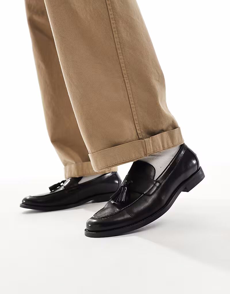 Лоферы Ripley с кисточками из черной кожи Schuh
Лоферы Ripley с кисточками из черной кожи Schuh