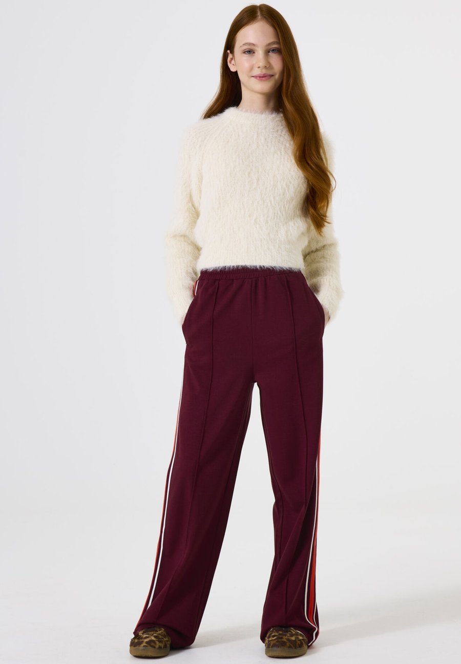 Джемпер Garcia Fleece jumper, Soft Vanilla/White
Джемпер Garcia Fleece jumper, Soft Vanilla/White