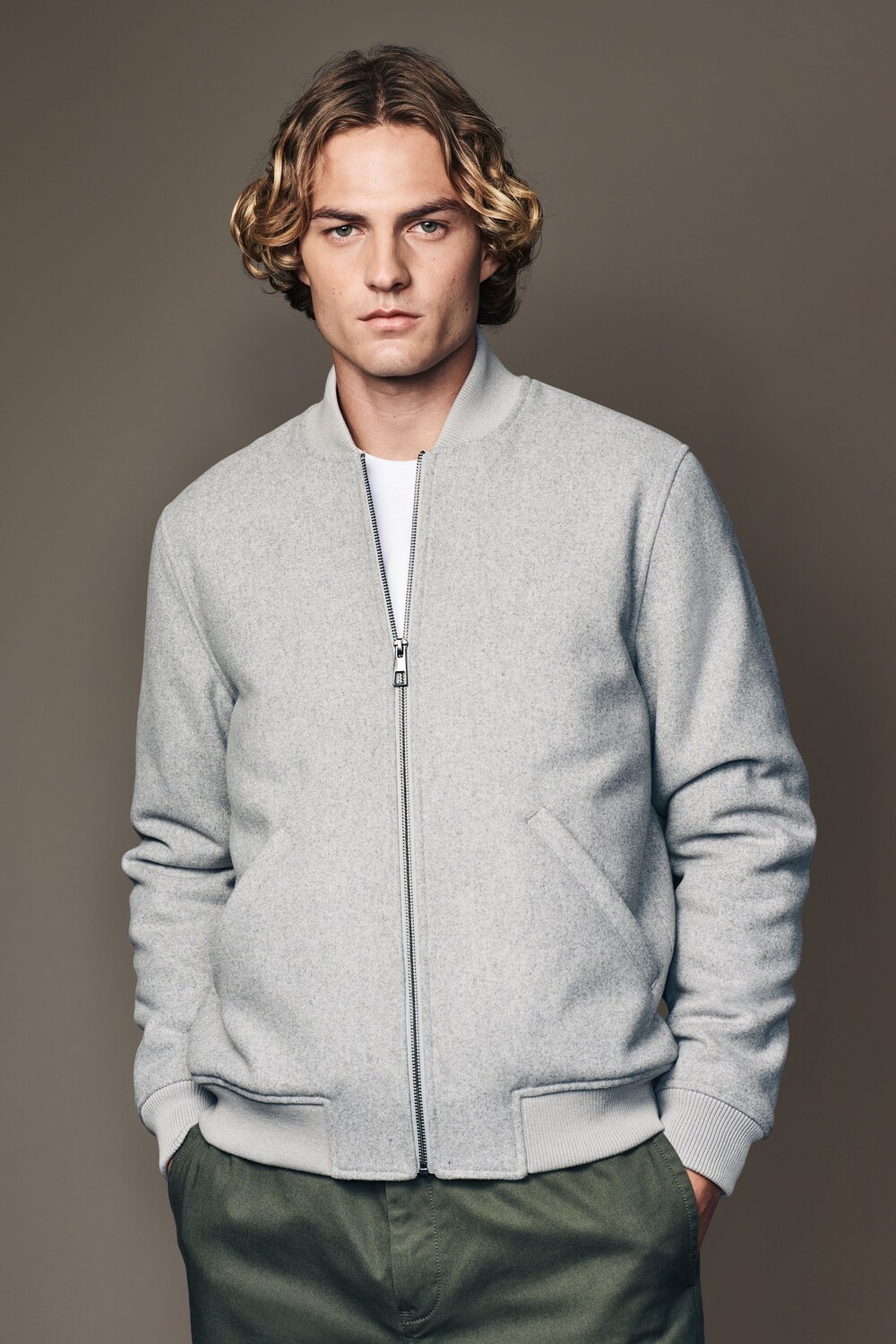 Утепленная куртка бомбер с шерстью Next, серый
Утепленная куртка бомбер с шерстью Next, серый