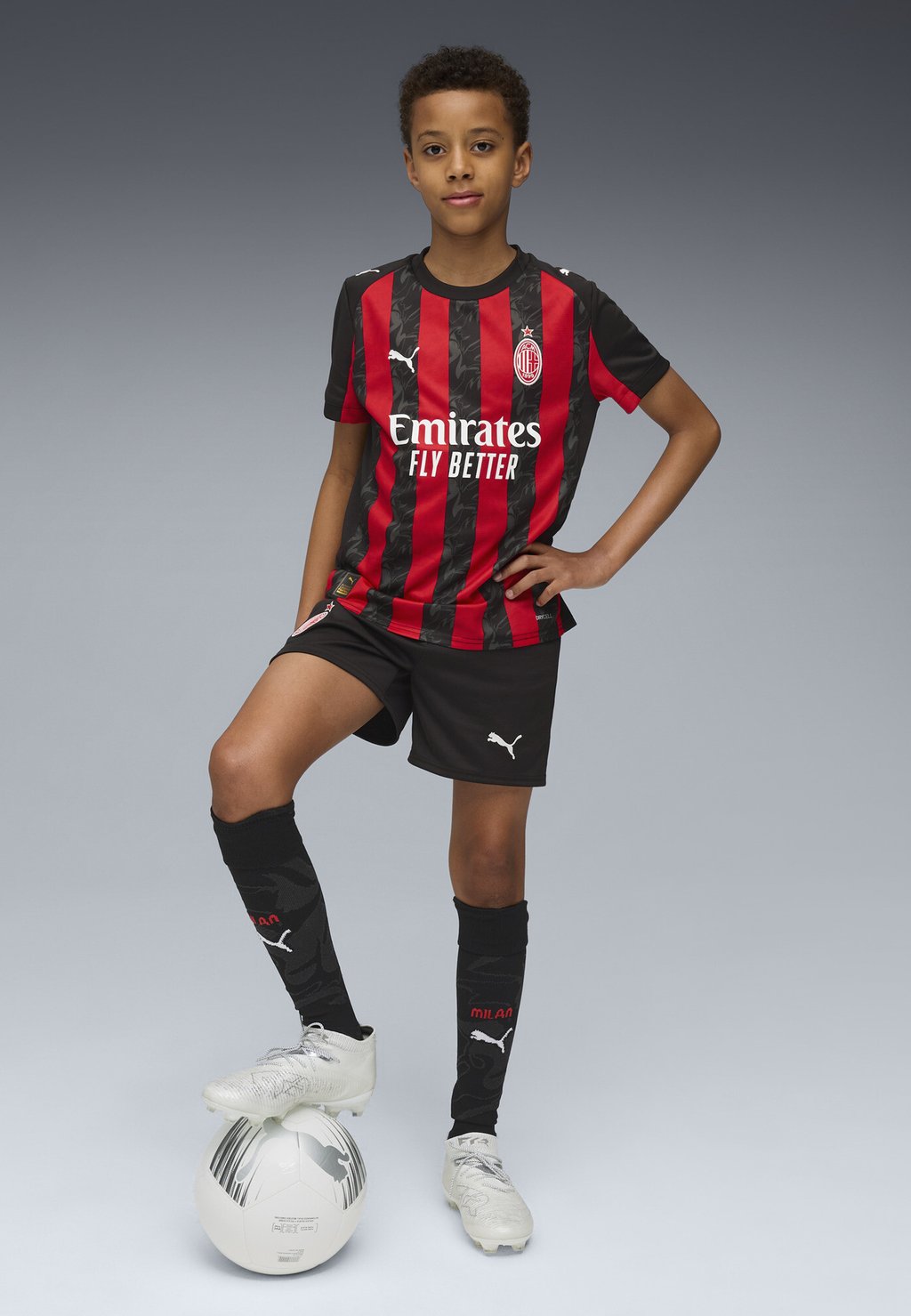 Спортивные шорты AC MILAN 25/26 Puma, черный
Спортивные шорты AC MILAN 25/26 Puma, черный