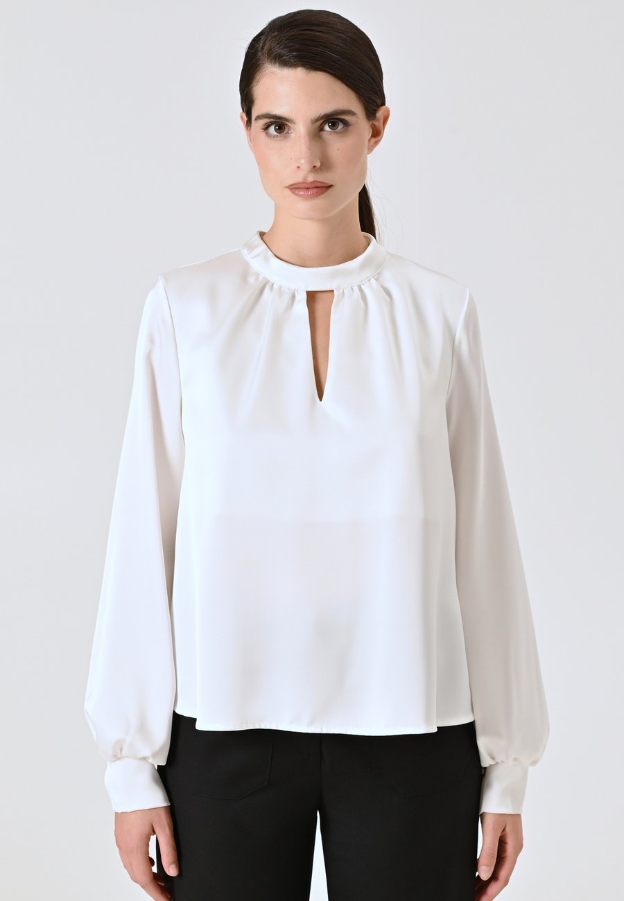 Блуза Rinascimento Blouse, White
Блуза Rinascimento Blouse, White