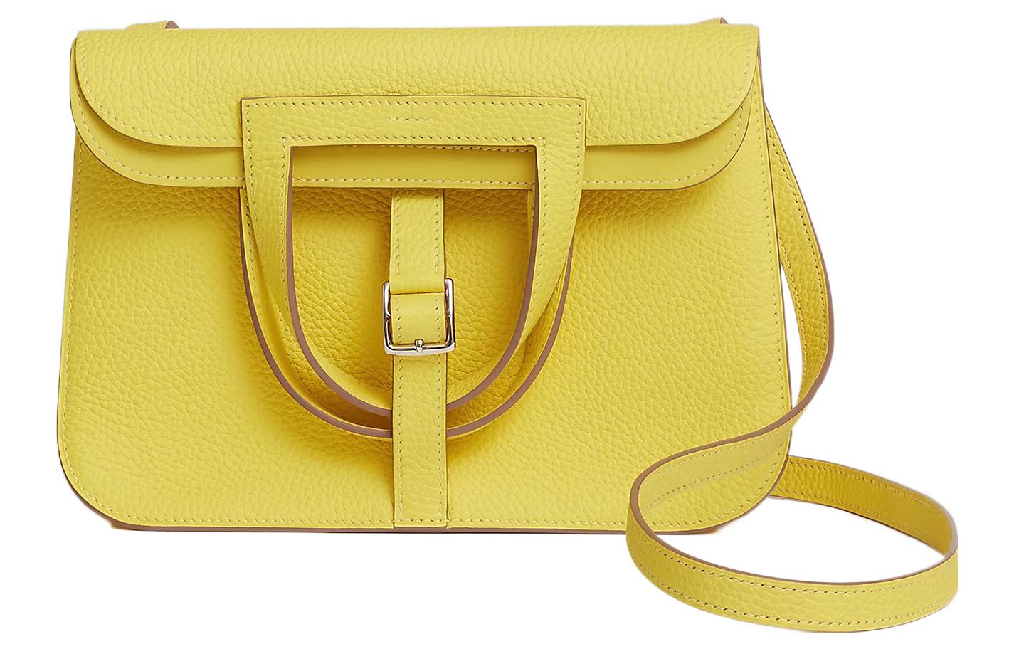 Halzan Togo Calfskin Horseshoe Bag, портативная сумка через плечо, женская сумка через плечо 9R Lime Lemon HERMES, u stamp
Halzan Togo Calfskin Horseshoe Bag, портативная сумка через плечо, женская сумка через плечо 9R Lime Lemon HERMES, u stamp