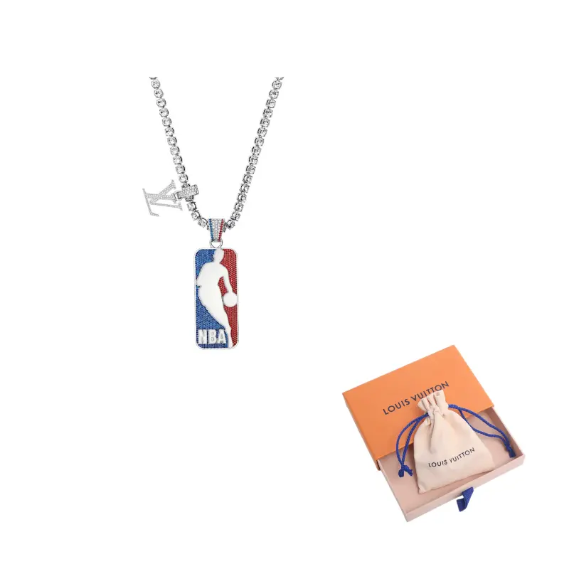 Кристальный кулон с камнями стразами X NBA LOUIS VUITTON
Кристальный кулон с камнями стразами X NBA LOUIS VUITTON