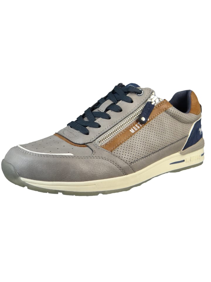 Низкие кроссовки Mustang
Низкие кроссовки Mustang