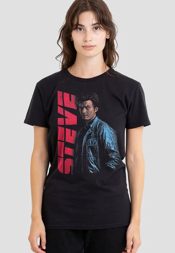 Футболка с принтом в стиле «очень странные дела» и изображением стива нео. Netflix, Black, Черный, Футболка с принтом в стиле «очень странные дела» и изображением стива нео. Netflix, Black
Футболка с принтом в стиле «очень странные дела» и изображением стива нео. Netflix, Black, Черный, Футболка с принтом в стиле «очень странные дела» и изображением стива нео. Netflix, Black