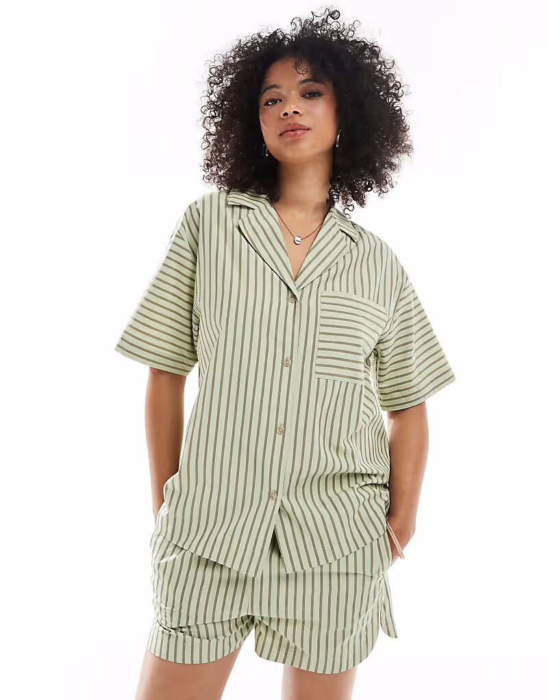 Рубашка из сирсакера в полоску цвета хаки Asos Design
Рубашка из сирсакера в полоску цвета хаки Asos Design