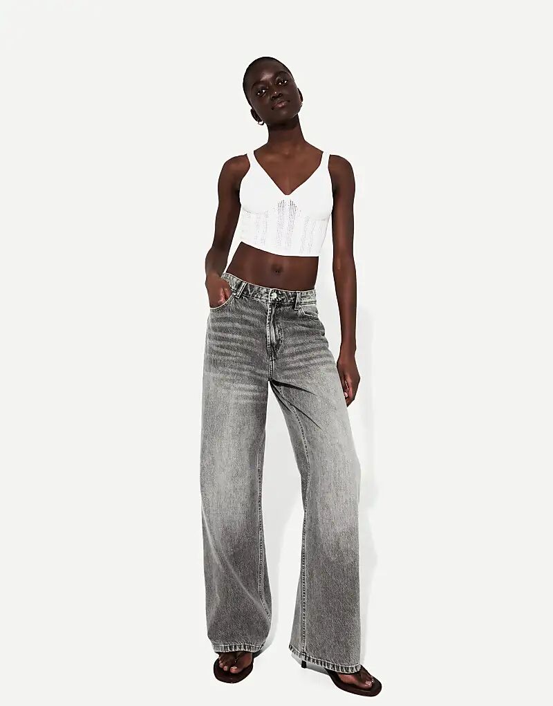 Мешковатые джинсы Bershka серого цвета
Мешковатые джинсы Bershka серого цвета