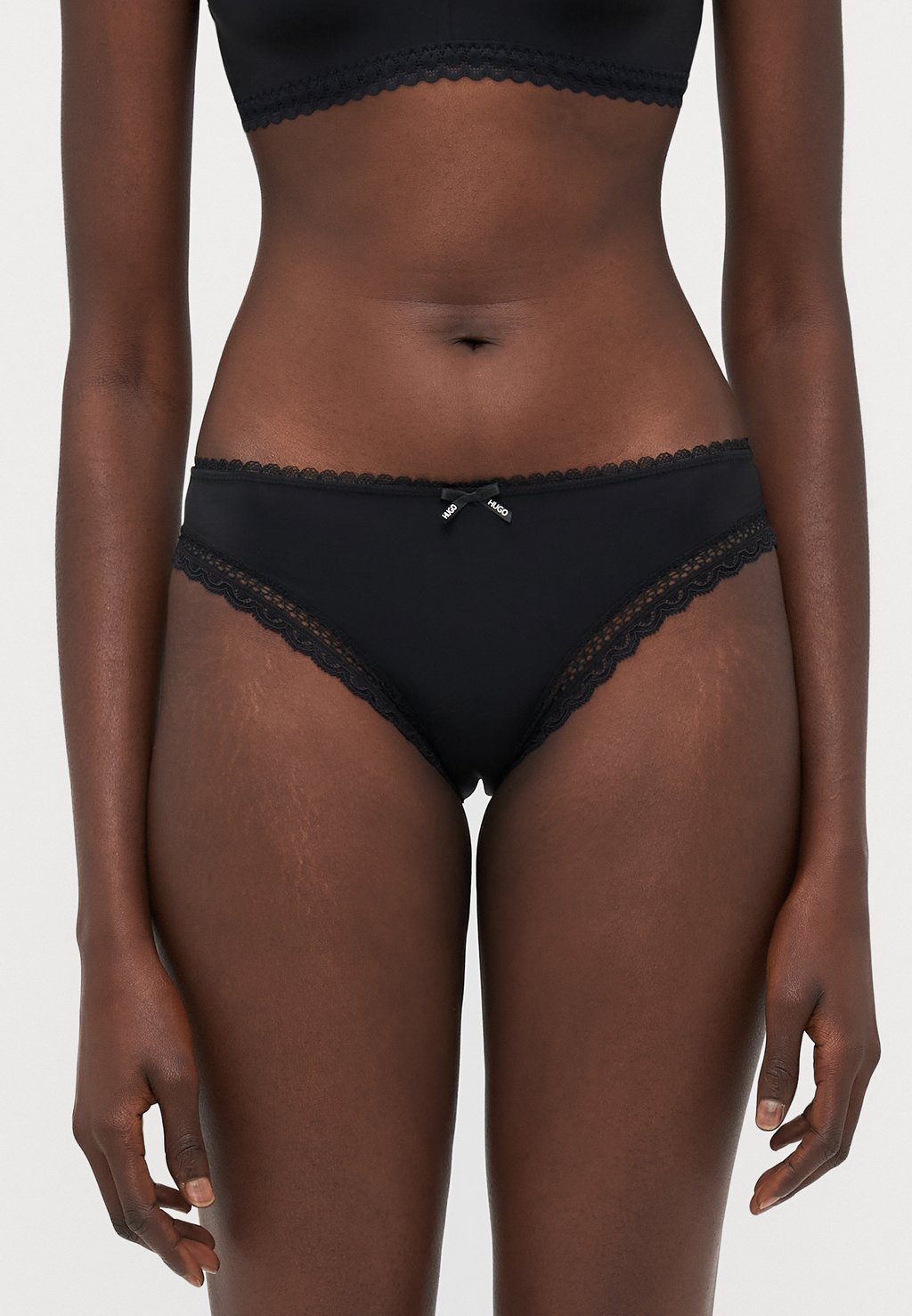 Трусы BRIEF UNIQUE HUGO, черный
Трусы BRIEF UNIQUE HUGO, черный